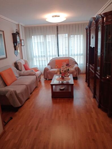 Casas en venta y pisos alquiler - 3