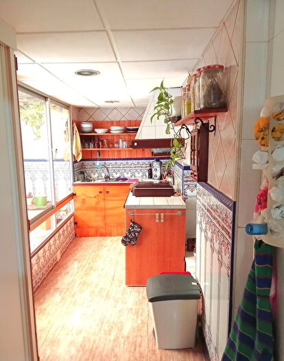 Casas en venta y pisos alquiler - 3