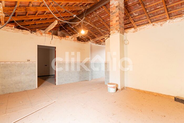 Casas en venta y pisos alquiler - 1