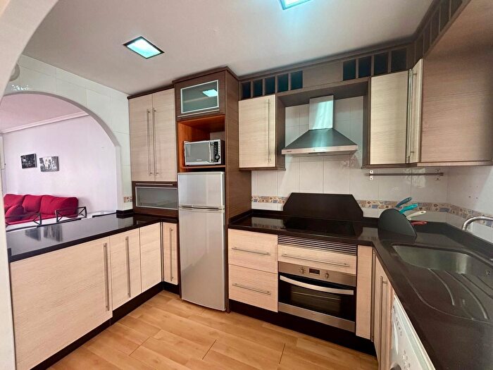 Casas en venta y pisos alquiler - 2