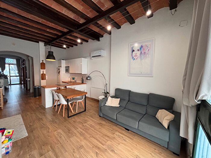 Casas en venta y pisos alquiler - 1
