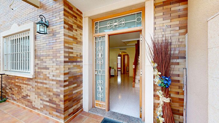 Casas en venta y pisos alquiler - 3
