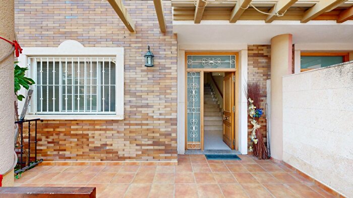 Casa en venta en Pedanías Este, Alberca de 3 habitaciones