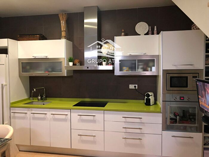 Casas en venta y pisos alquiler - 1