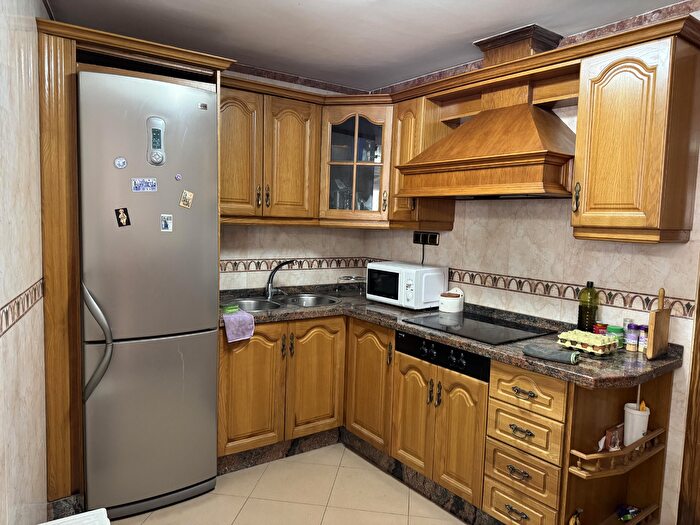 Casas en venta y pisos alquiler - 3