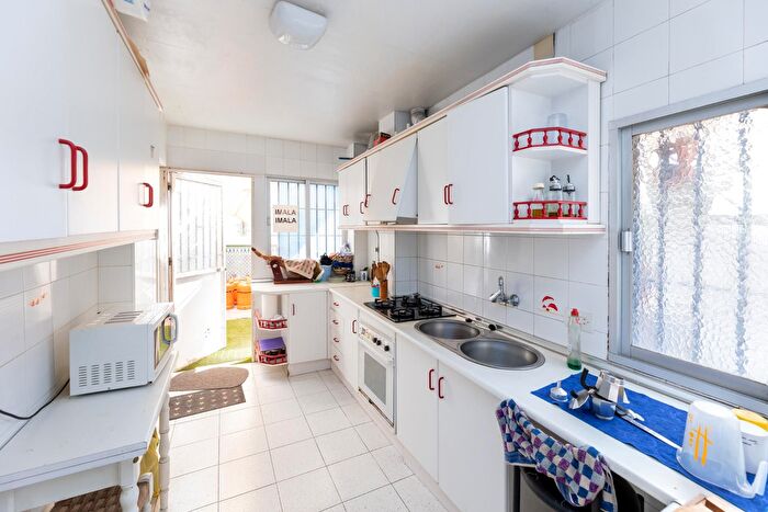 Casas en venta y pisos alquiler - 2
