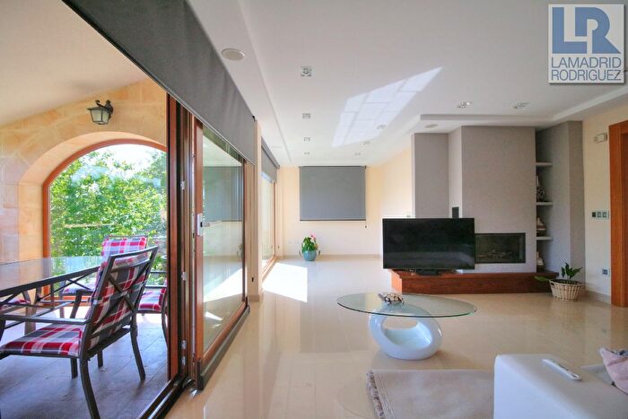 Casas en venta y pisos alquiler - 3
