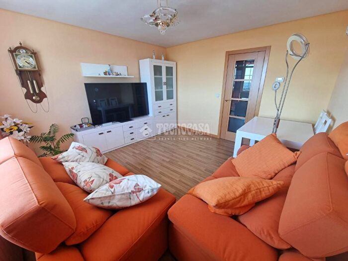 Casas en venta y pisos alquiler - 1