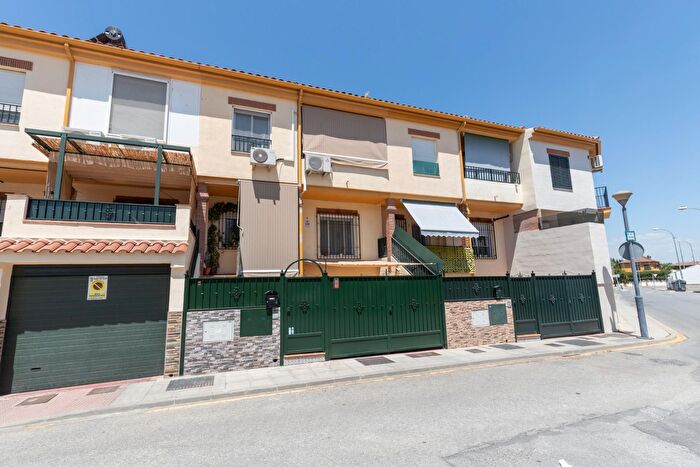 Casas en venta y pisos alquiler - 1