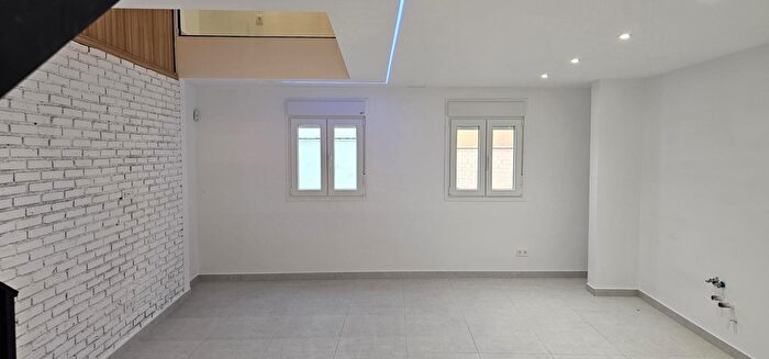 Casas en venta y pisos alquiler - 3
