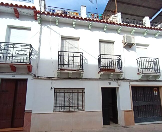 Casas en venta y pisos alquiler - 3