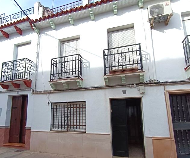 Casas en venta y pisos alquiler - 1