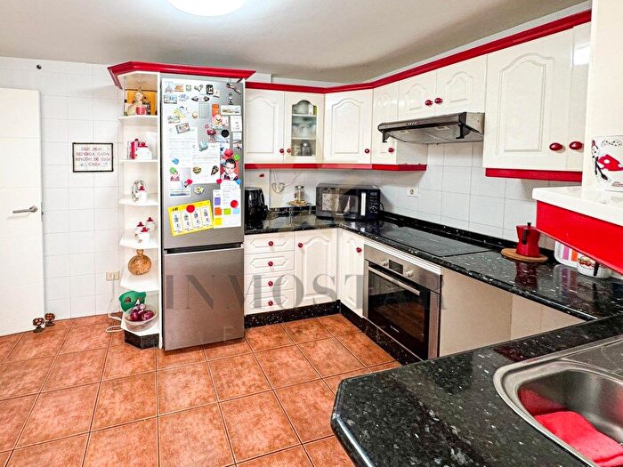 Casas en venta y pisos alquiler - 3