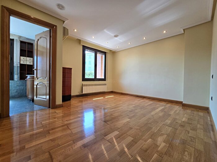 Casas en venta y pisos alquiler - 2