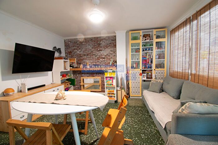 Casas en venta y pisos alquiler - 2