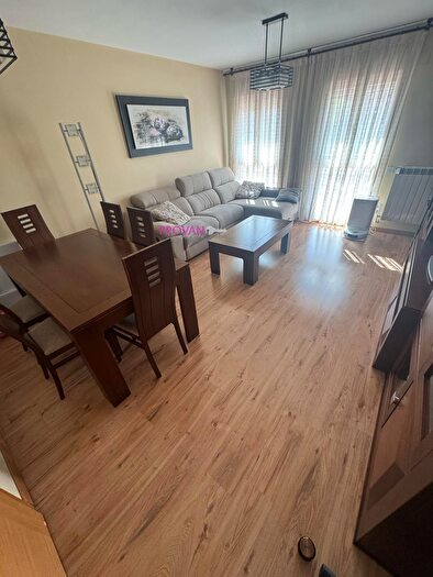 Casas en venta y pisos alquiler - 1