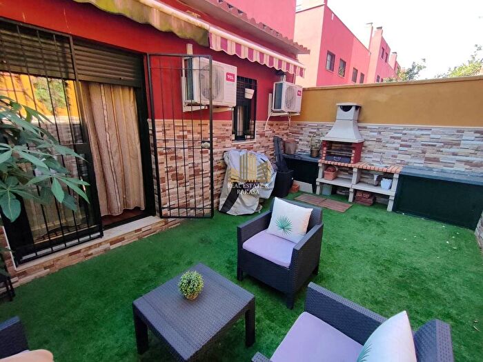 Casa en venta en Andalucía, Sevilla de 6 habitaciones