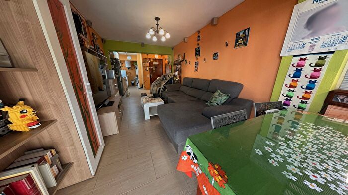 Casas en venta y pisos alquiler - 1