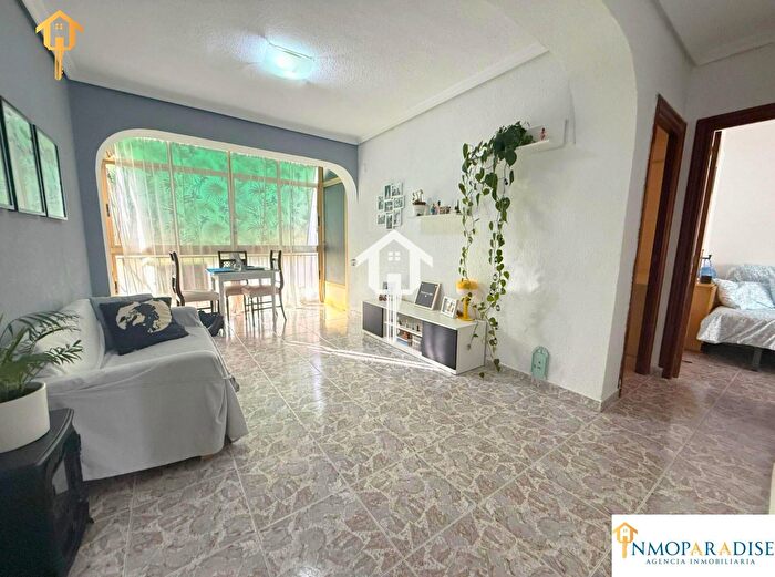 Casas en venta y pisos alquiler - 1