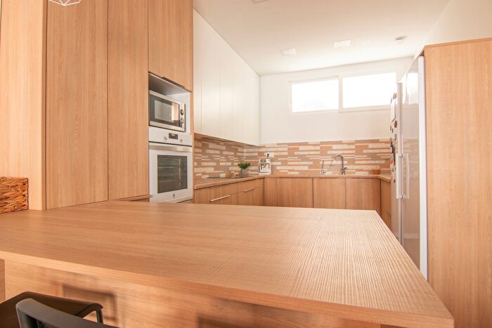 Casas en venta y pisos alquiler - 2