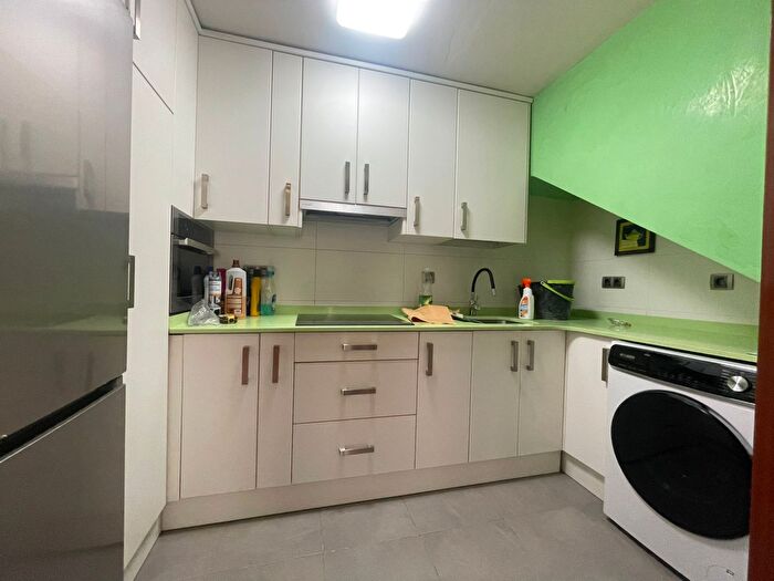 Casas en venta y pisos alquiler - 2