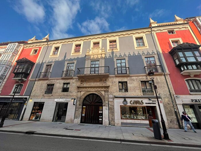 Casas en venta y pisos alquiler - 1
