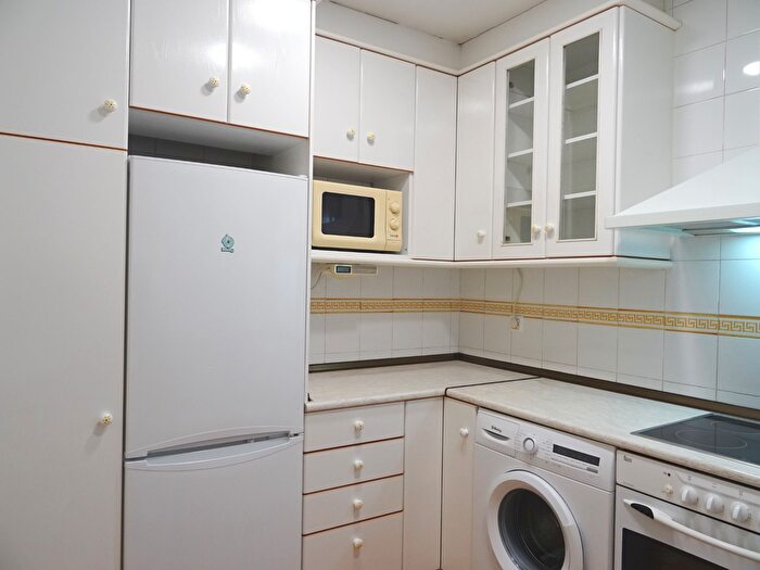 Casas en venta y pisos alquiler - 3