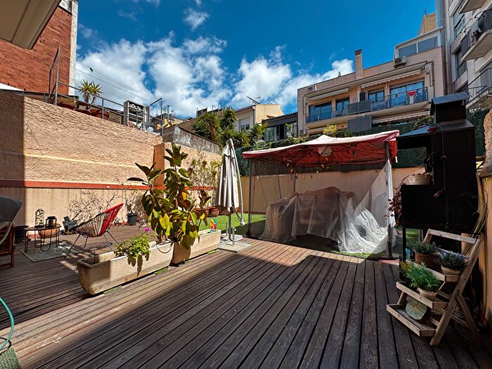 Piso en venta en Sants Montjuïc, La Bordeta de 2 habitaciones