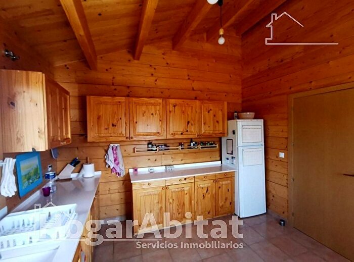 Casas en venta y pisos alquiler - 2