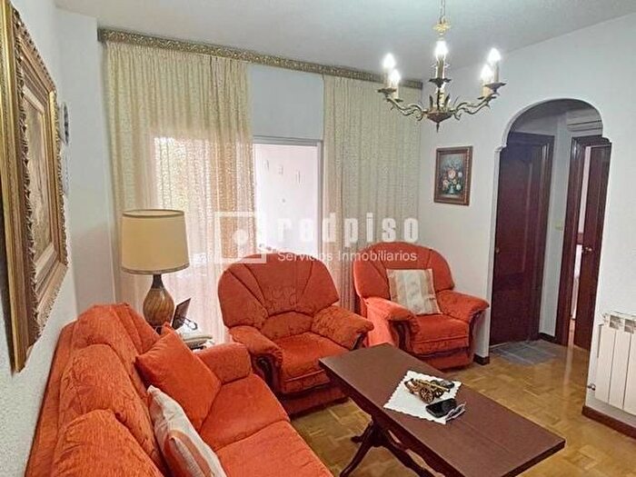 Casas en venta y pisos alquiler - 1