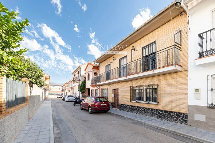 Casas en venta y pisos alquiler - 1