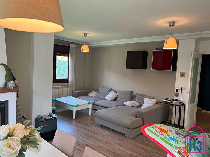 Casas en venta y pisos alquiler - 2