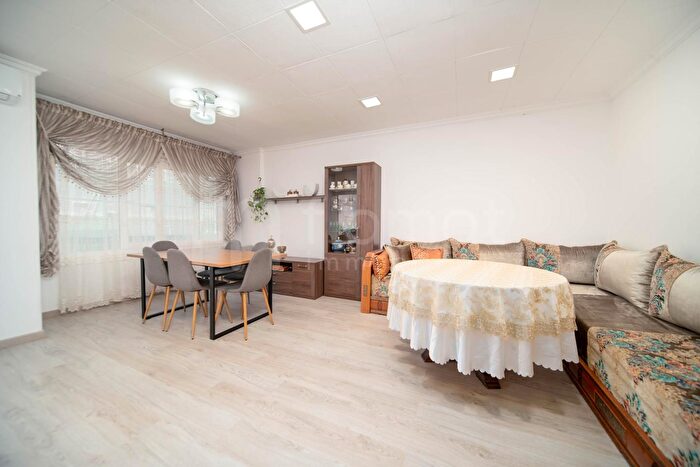 Casas en venta y pisos alquiler - 2