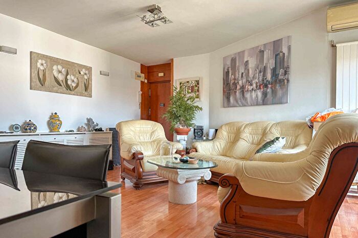 Piso en venta en Moratalaz, Media Legua de 2 habitaciones