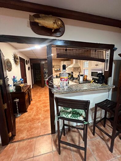 Casas en venta y pisos alquiler - 3