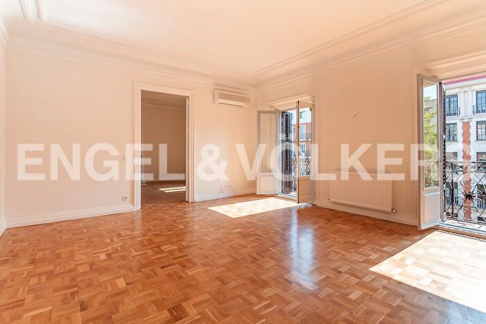 Casas en venta y pisos alquiler - 1