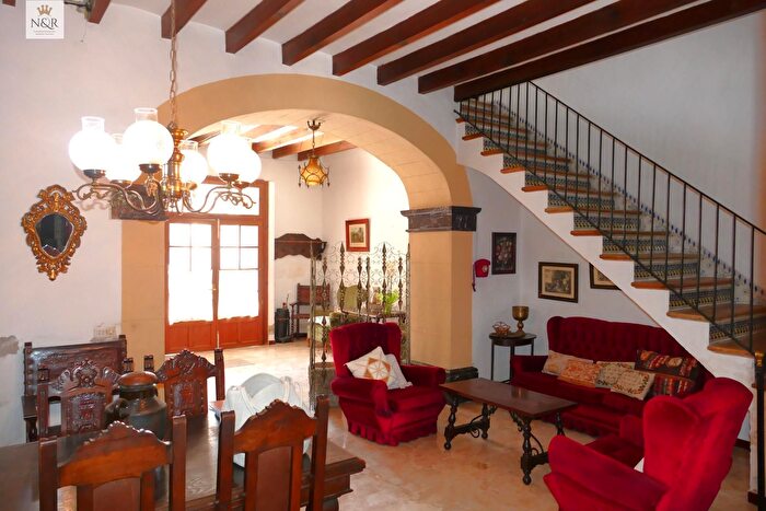 Casas en venta y pisos alquiler - 1