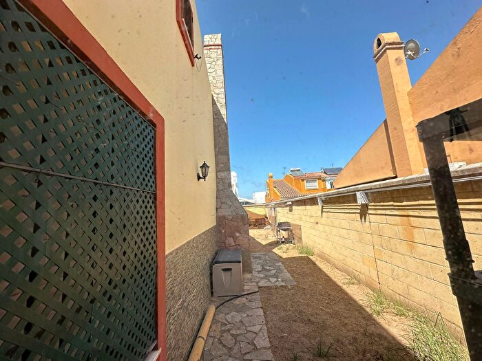 Casas en venta y pisos alquiler - 3