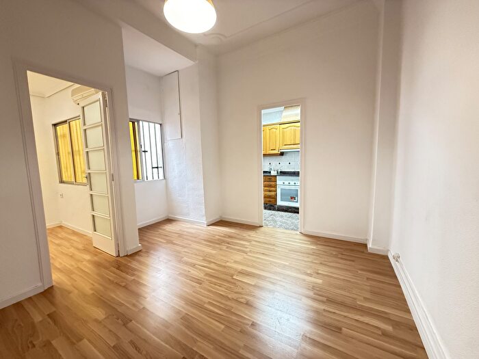Casas en venta y pisos alquiler - 1
