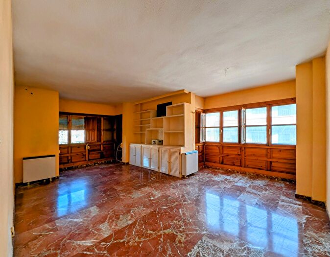 Casas en venta y pisos alquiler - 1