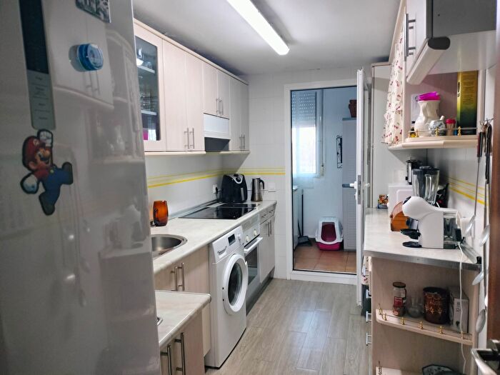 Casas en venta y pisos alquiler - 3