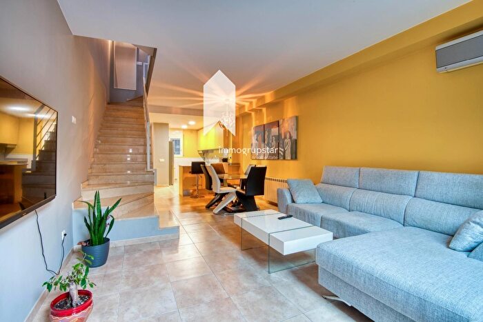 Casas en venta y pisos alquiler - 1