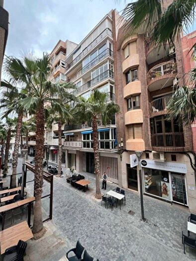 Casas en venta y pisos alquiler - 1