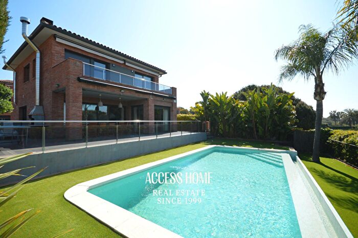 Casa en venta en Caldes dEstrac, Barcelona de 5 habitaciones