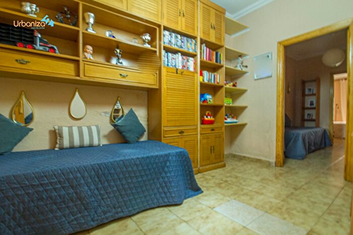 Casas en venta y pisos alquiler - 2