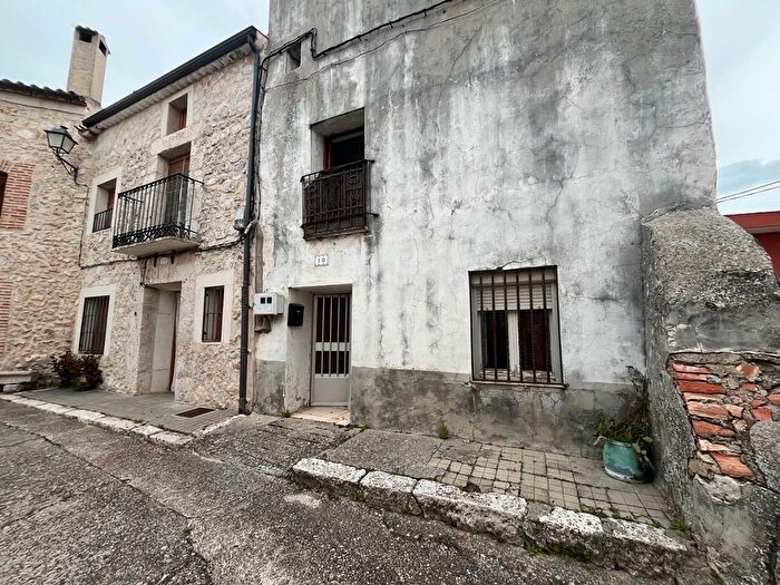 Casas en venta y pisos alquiler - 3