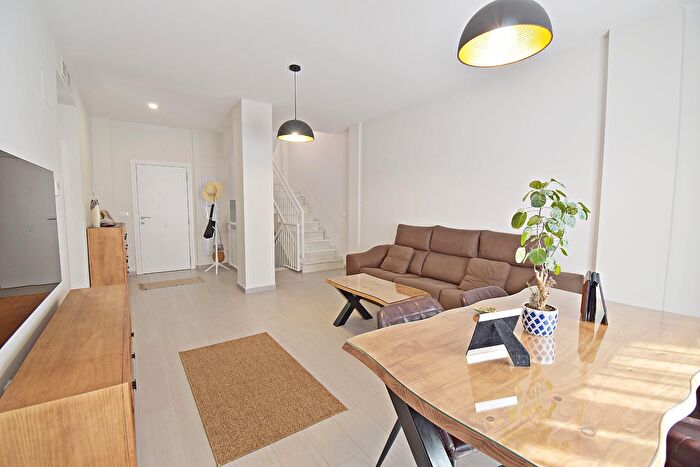 Casas en venta y pisos alquiler - 3