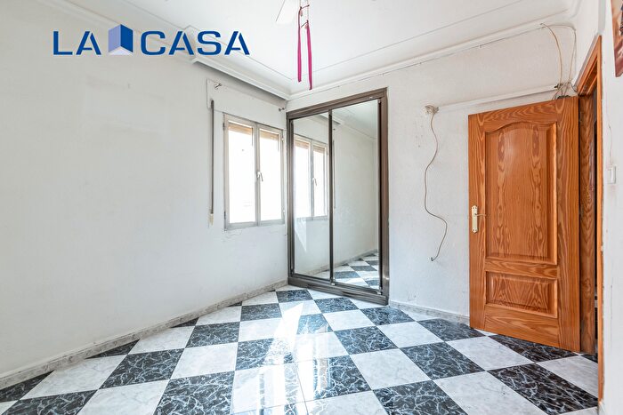 Casas en venta y pisos alquiler - 2
