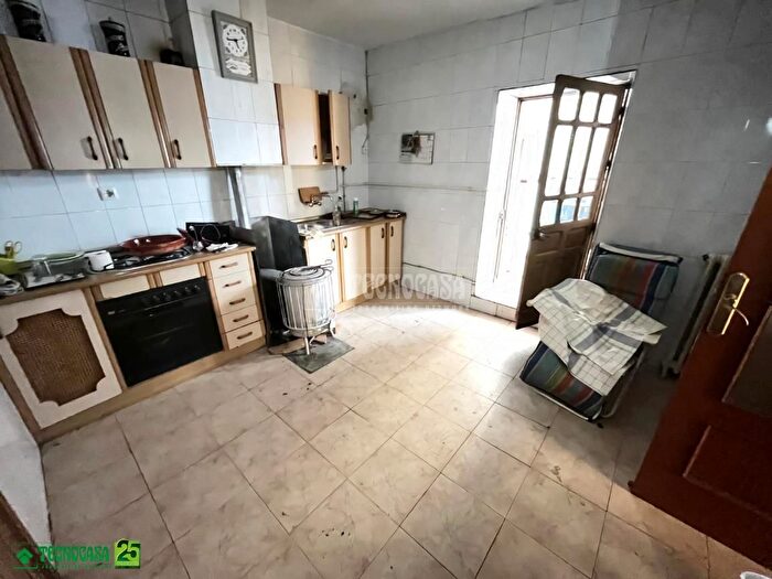 Casas en venta y pisos alquiler - 3