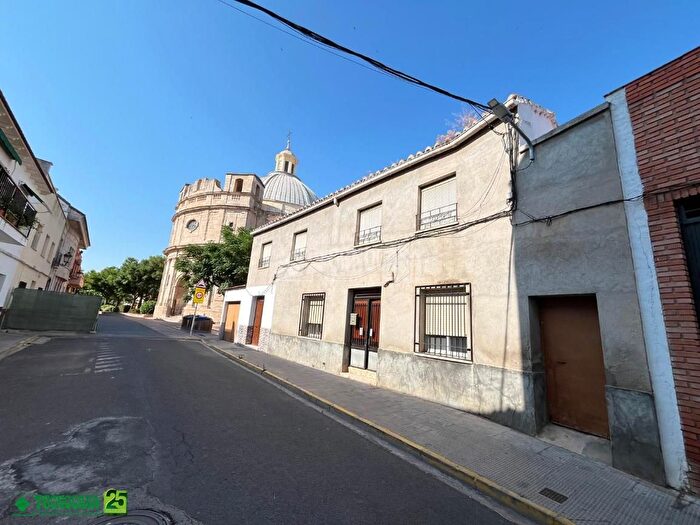 Casas en venta y pisos alquiler - 1